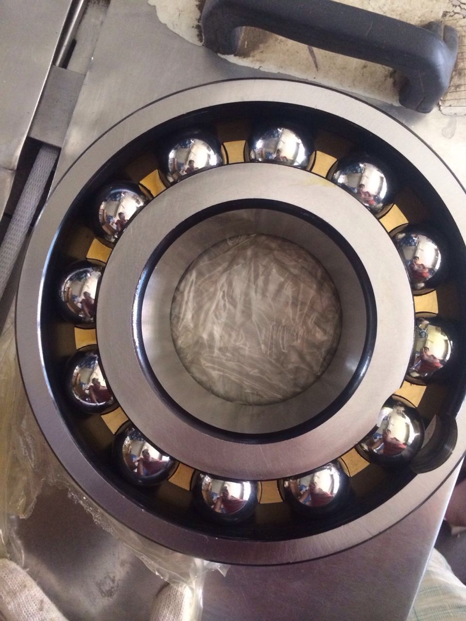 Self aligning ball bearing brass cage
